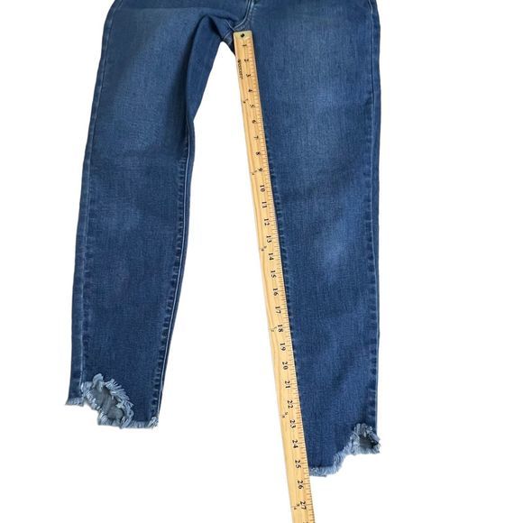 KanCan Womens Medium Wash Mid Rise Distressed Raw Hem Stretch Skinny Jeans 26 - Picture 5 of 8